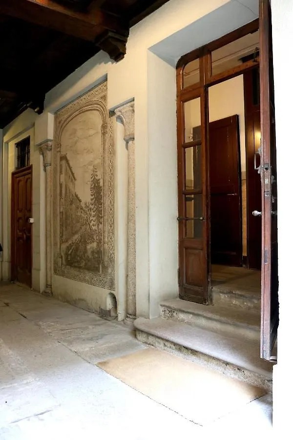 Historical Center Montenapoleone Loft Apartment Milan