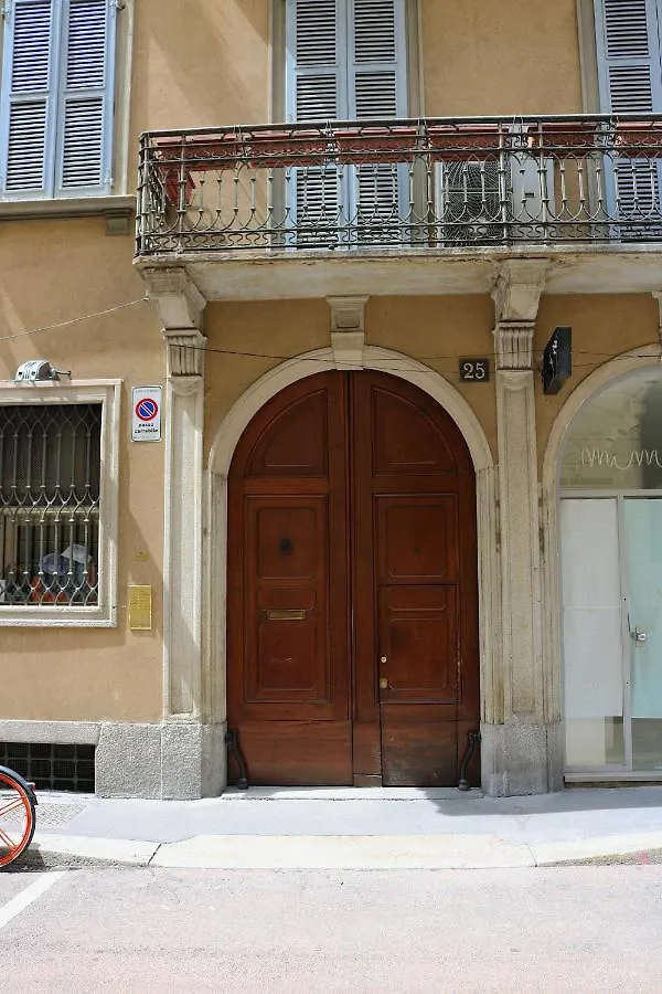 Historical Center Montenapoleone Loft Apartment Milan